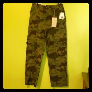 *NWT Women's Camouflage Jeans Size S